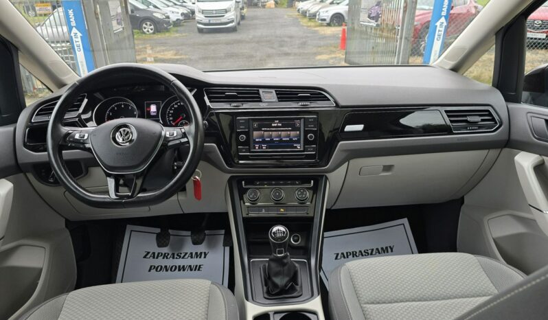 Volkswagen Touran 1,5 benzynka z bardzo niskim przebiegiem 69 tys km ! full