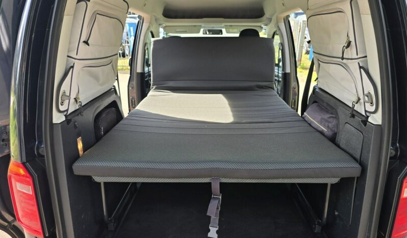 Volkswagen Touran 2,0 tdi automat  wersja Beach z łóżkiem !!! full