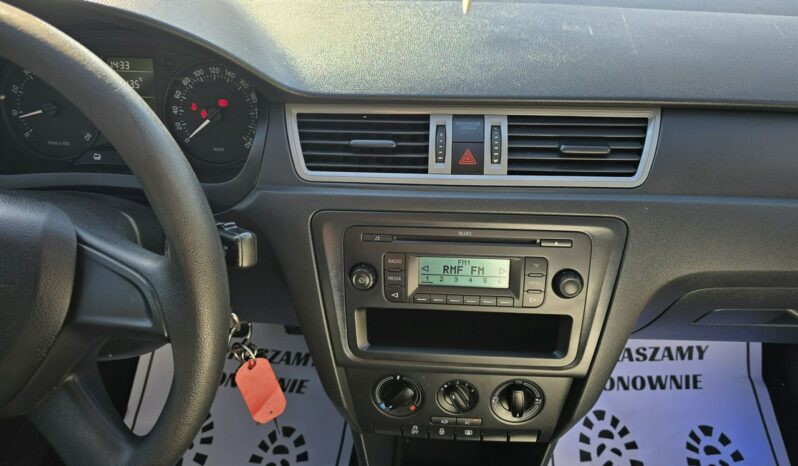 Skoda Rapid 1,2 benzynka zarejestrowany w Polsce z niskim przebiegiem! full