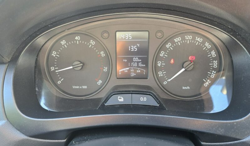 Skoda Rapid 1,2 benzynka zarejestrowany w Polsce z niskim przebiegiem! full