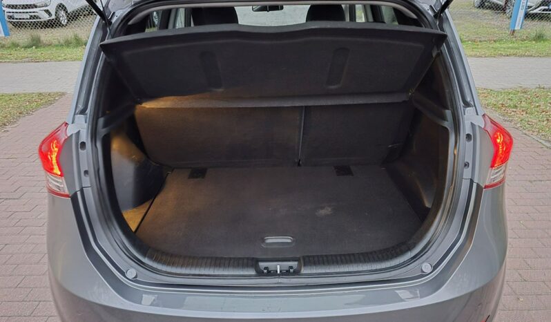 Hyundai ix20 1,6 crdi 115 KM z niskim przebiegiem 148 tyś km !!! full