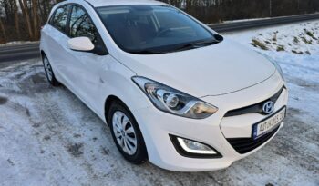 Hyundai i30 5 drzwi 1,4 benzynka  99 KM w bardzo ładnym stanie !!! full
