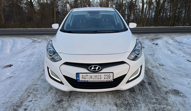 Hyundai i30 5 drzwi 1,4 benzynka  99 KM w bardzo ładnym stanie !!! full