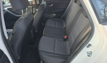 Hyundai i30 5 drzwi 1,4 benzynka  99 KM w bardzo ładnym stanie !!! full