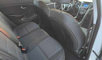 Hyundai i30 5 drzwi 1,4 benzynka  99 KM w bardzo ładnym stanie !!! full