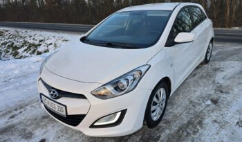 Hyundai i30 5 drzwi 1,4 benzynka  99 KM w bardzo ładnym stanie !!! full