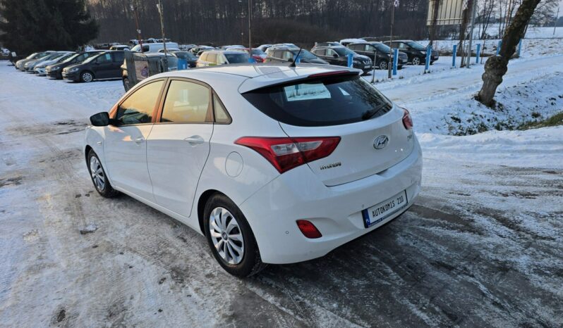 Hyundai i30 5 drzwi 1,4 benzynka  99 KM w bardzo ładnym stanie !!! full