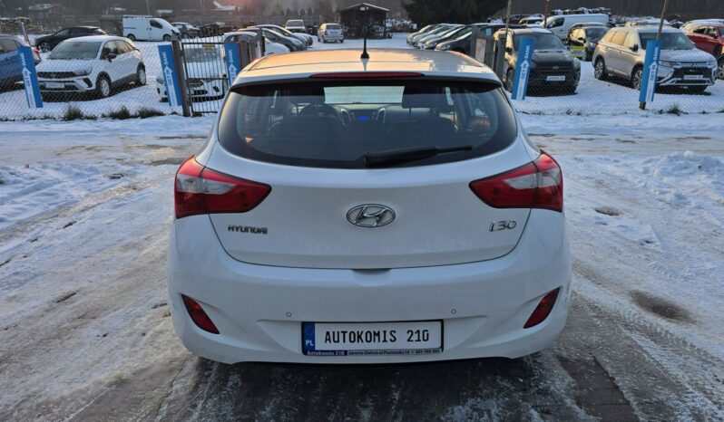 Hyundai i30 5 drzwi 1,4 benzynka  99 KM w bardzo ładnym stanie !!! full