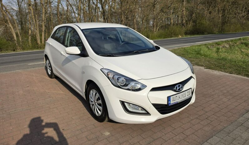 Hyundai i30 5 drzwi 1,4 benzynka  99 KM w bardzo ładnym stanie !!! full