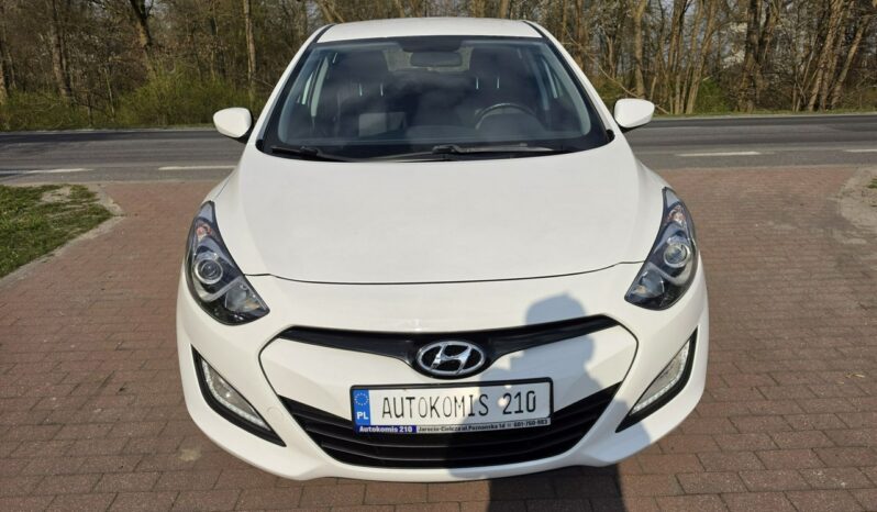 Hyundai i30 5 drzwi 1,4 benzynka  99 KM w bardzo ładnym stanie !!! full