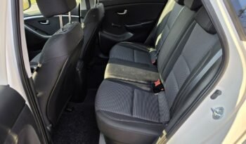 Hyundai i30 5 drzwi 1,4 benzynka  99 KM w bardzo ładnym stanie !!! full