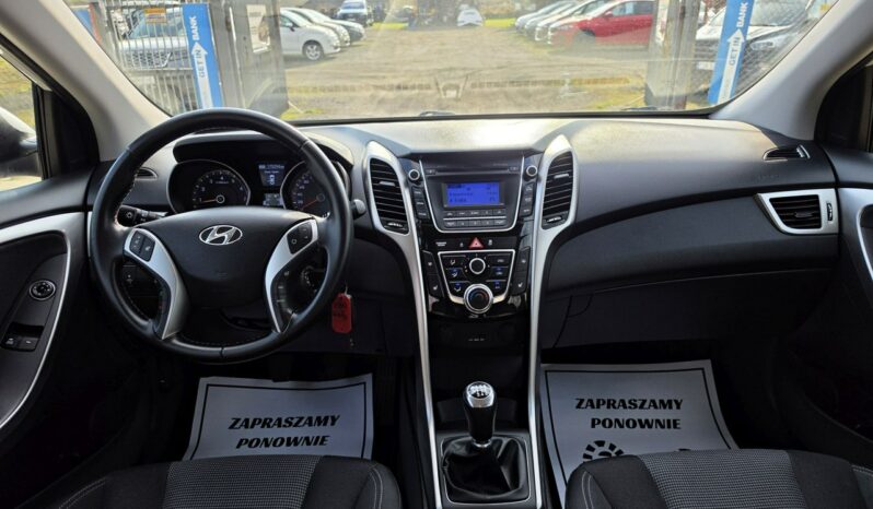 Hyundai i30 5 drzwi 1,4 benzynka  99 KM w bardzo ładnym stanie !!! full