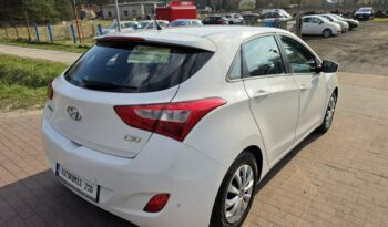 Hyundai i30 5 drzwi 1,4 benzynka  99 KM w bardzo ładnym stanie !!! full