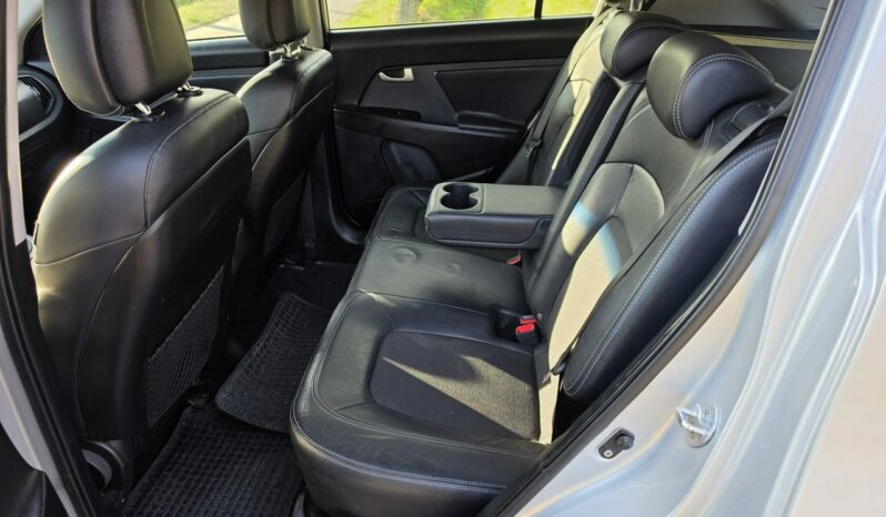 Kia Sportage 2,0 crdi 136 KM z dobrym wyposażeniem zarejestrowany !!! full