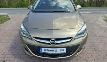 Opel Astra Sedan 1,4 benzynka w pięknym kolorze niski przebieg 117 tys full