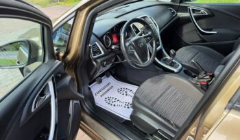 Opel Astra Sedan 1,4 benzynka w pięknym kolorze niski przebieg 117 tys full