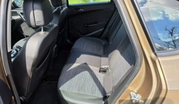 Opel Astra Sedan 1,4 benzynka w pięknym kolorze niski przebieg 117 tys full