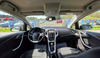 Opel Astra Sedan 1,4 benzynka w pięknym kolorze niski przebieg 117 tys full