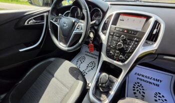 Opel Astra Sedan 1,4 benzynka w pięknym kolorze niski przebieg 117 tys full