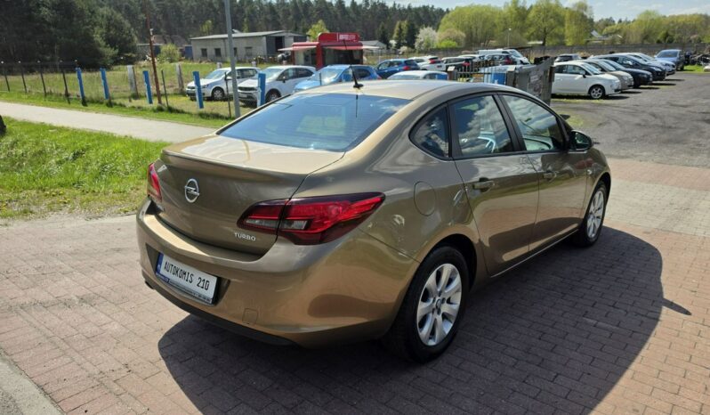 Opel Astra Sedan 1,4 benzynka w pięknym kolorze niski przebieg 117 tys full