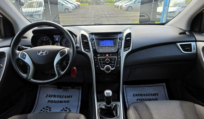 Hyundai i30 5 drzwi 1,4 benzynka  99 KM w bardzo ładnym stanie !!! full