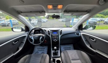 Hyundai i30 5 drzwi 1,4 benzynka  99 KM w bardzo ładnym stanie !!! full