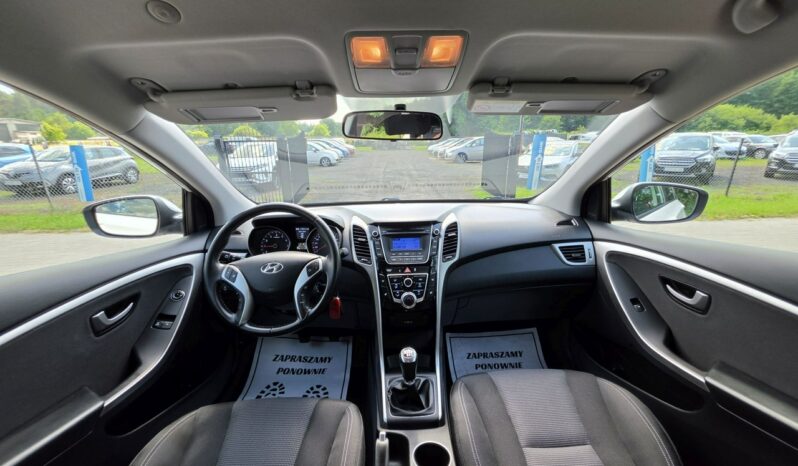 Hyundai i30 5 drzwi 1,4 benzynka  99 KM w bardzo ładnym stanie !!! full
