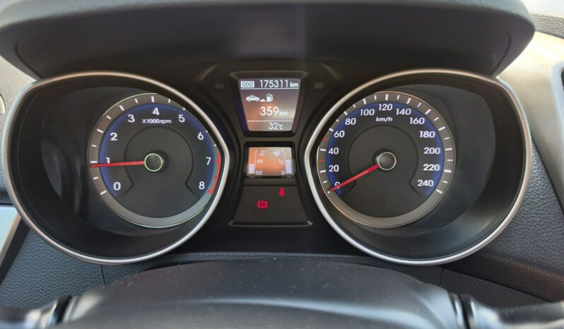 Hyundai i30 5 drzwi 1,4 benzynka  99 KM w bardzo ładnym stanie !!! full