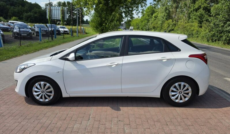 Hyundai i30 5 drzwi 1,4 benzynka  99 KM w bardzo ładnym stanie !!! full