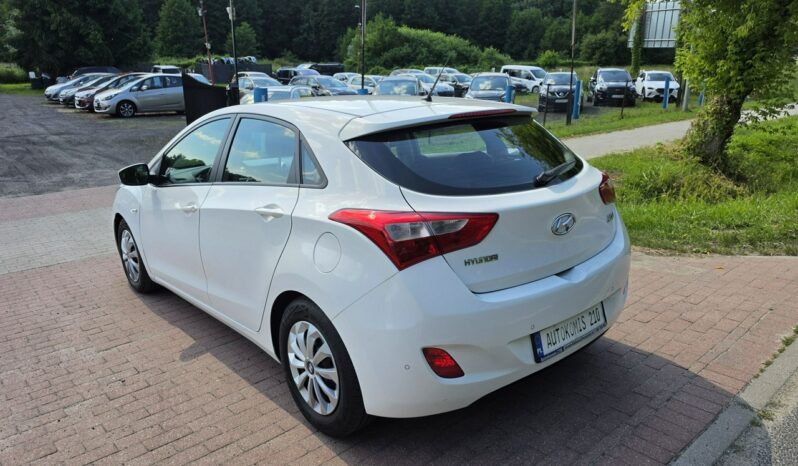 Hyundai i30 5 drzwi 1,4 benzynka  99 KM w bardzo ładnym stanie !!! full