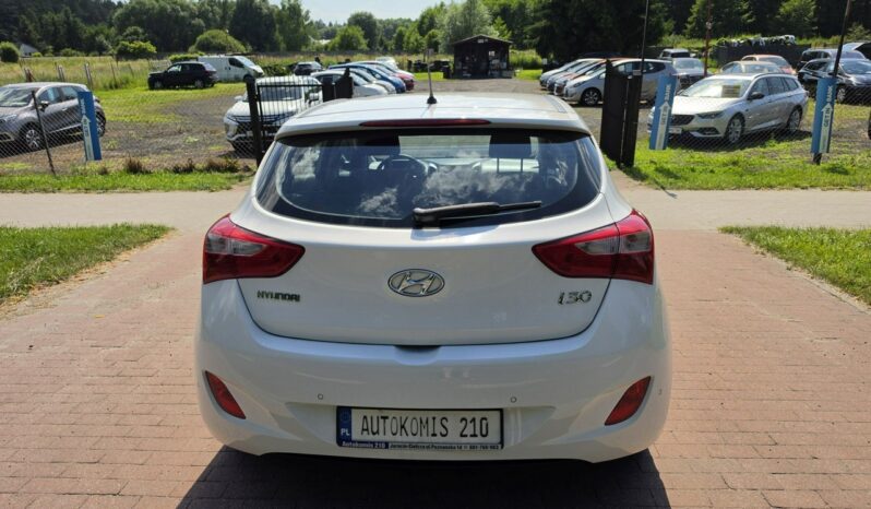 Hyundai i30 5 drzwi 1,4 benzynka  99 KM w bardzo ładnym stanie !!! full