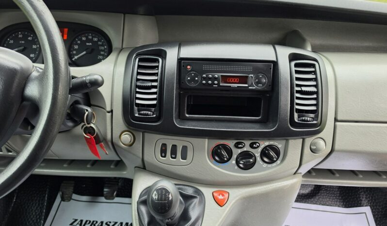 Renault Trafic II lift 2,0 dci 115KM długi w bardzo ładnym stanie  !!! full